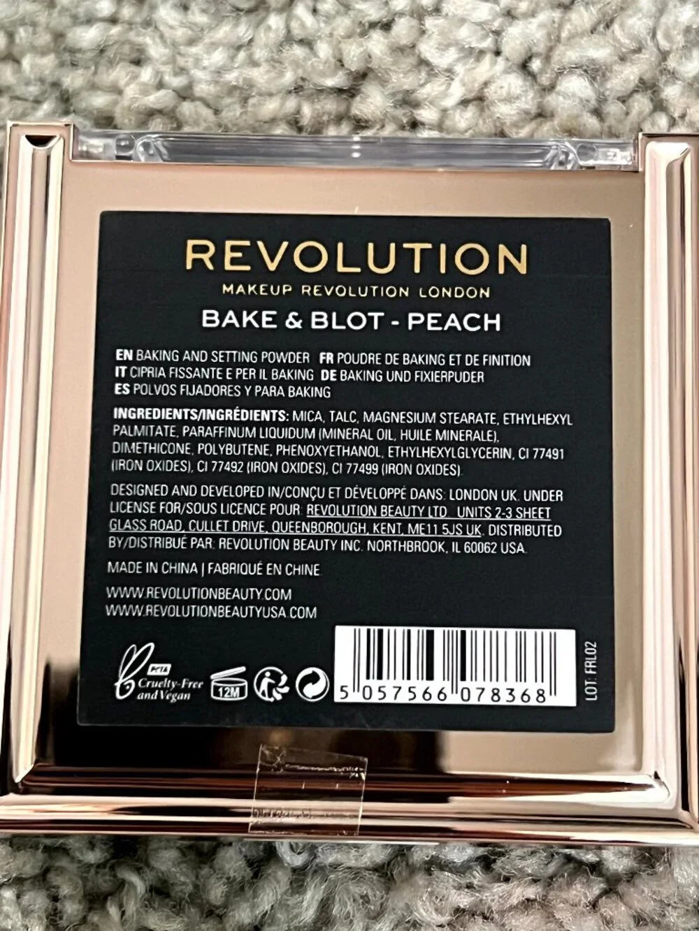 Revolution Beauty Bake & Blot Setting Powder - Peach